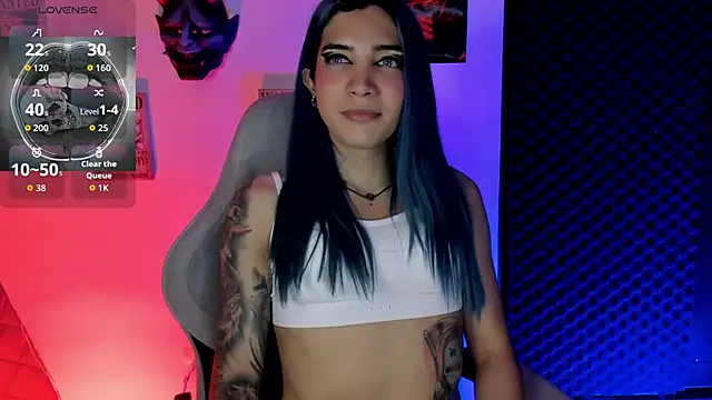 sofi pretty uwu- online show from October 20, 2025, 6:59 am