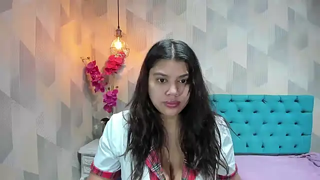 LindaBreeS online show from June 29, 2026, 10:48 am