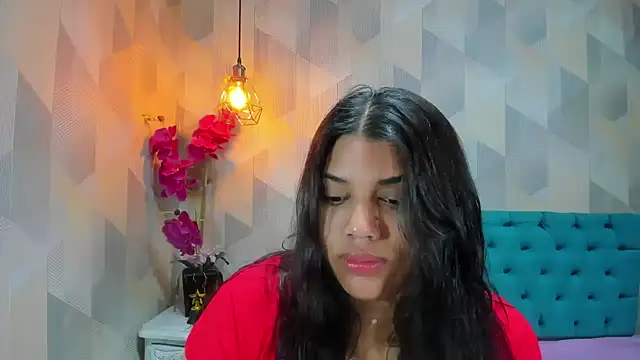 LindaBreeS online show from December 14, 2025, 1:49 pm