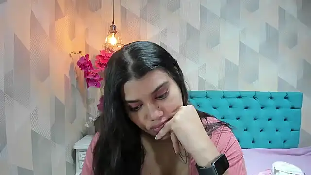 LindaBreeS online show from June 20, 2026, 1:16 pm
