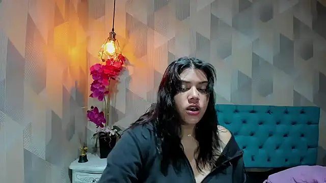 LindaBreeS online show from February 1, 2026, 3:54 pm