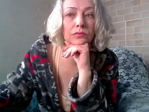 Lorie Carrie online show from March 4, 2026, 7:49 am