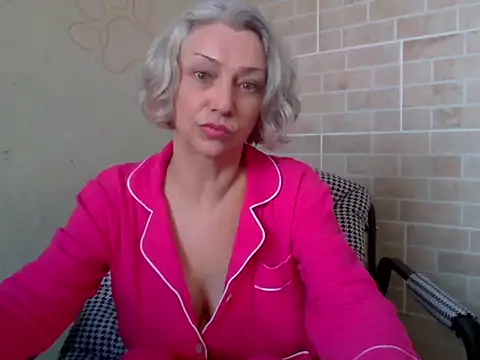 Lorie Carrie online show from March 16, 2026, 8:07 am