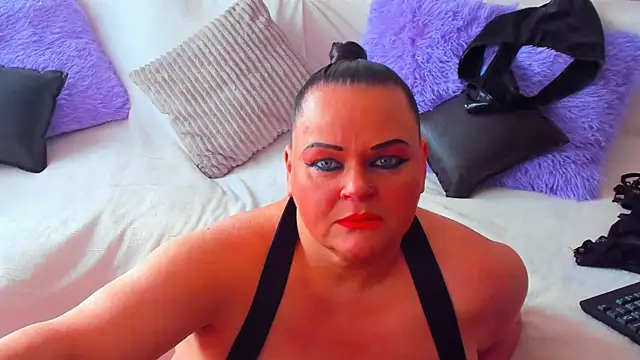 Snapshot of MilanaBiegert chatting on March 9, 2025, 9:35 am MilanaBiegert online show from March 9, 2025, 9:35 am