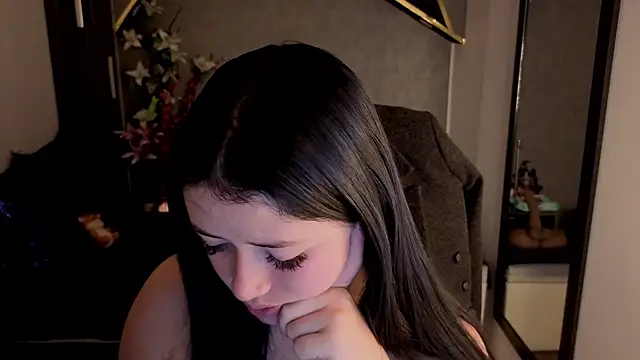 almma shy online show from November 26, 2025, 1:22 pm