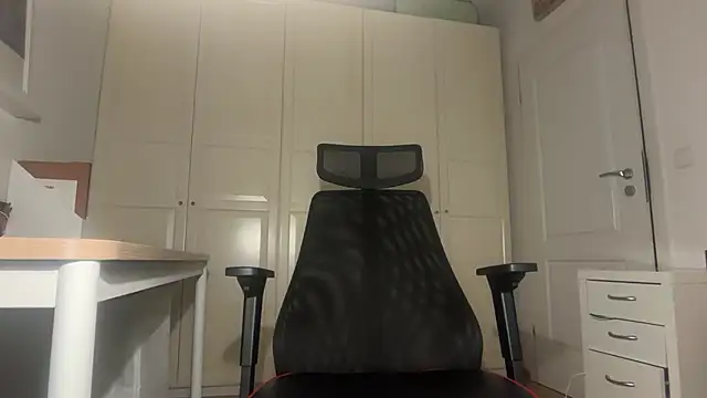 jungcock3210 online show from February 7, 2026, 4:37 pm