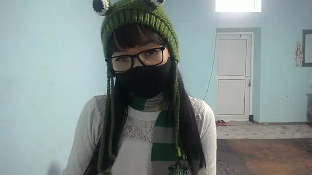 elllaaxx online show from December 17, 2025, 4:17 am