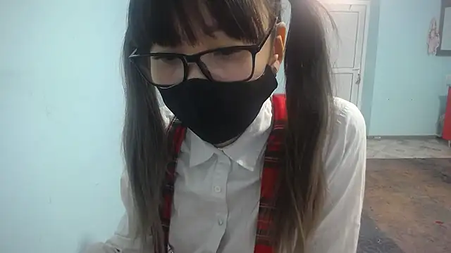 elllaaxx online show from November 13, 2025, 4:16 am