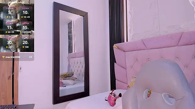 Snapshot of laurem-paulette chatting on September 24, 2025, 7:31 pm laurem-paulette online show from September 24, 2025, 7:31 pm