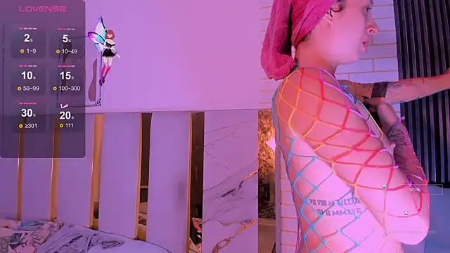 Snapshot of laurem-paulette chatting on October 30, 2025, 3:31 pm laurem-paulette online show from October 30, 2025, 3:31 pm