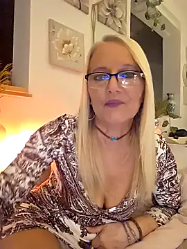 kikkastar online show from March 3, 2026, 8:38 pm