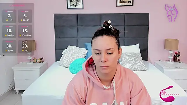 MadisonJenner online show from October 9, 2025, 10:27 am