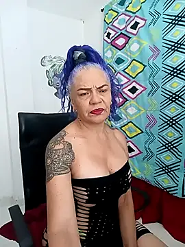 freyadevil333 online show from October 25, 2025, 1:12 pm