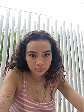 Snapshot of Angela_hank2 chatting on September 17, 2025, 10:12 pm Angela hank2 online show from September 17, 2025, 10:12 pm