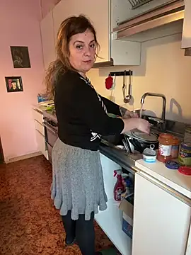 Snapshot of Sunbelxx chatting on December 15, 2025, 9:04 am Sunbelxx online show from December 15, 2025, 9:04 am