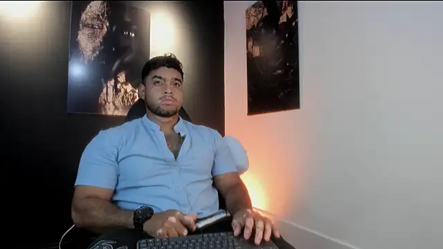 Big furry bear13 online show from October 25, 2025, 4:44 am