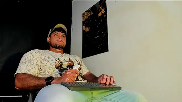 Big furry bear13 online show from March 4, 2026, 1:46 am