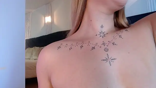 MollyCruz online show from September 25, 2025, 10:43 am