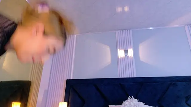 MollyCruz online show from October 20, 2025, 10:38 am