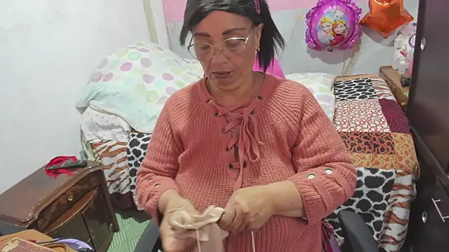 Mrs mommy  online show from February 4, 2026, 11:49 am