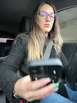 HotXMom online show from December 15, 2025, 7:03 am