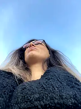 HotXMom online show from October 31, 2025, 5:59 am