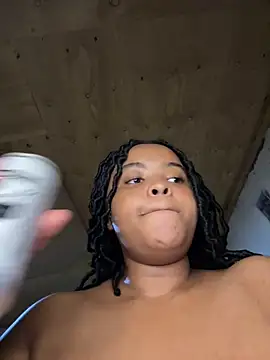 Snapshot of Linahlove chatting on February 28, 2025, 7:35 pm Linahlove online show from February 28, 2025, 7:35 pm