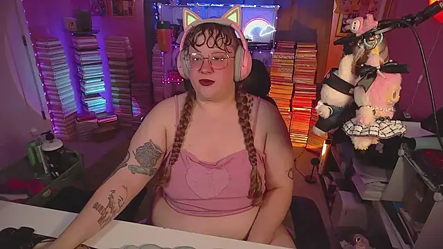 Snapshot of FatVeronica chatting on June 29, 2026, 5:12 pm FatVeronica online show from June 29, 2026, 5:12 pm