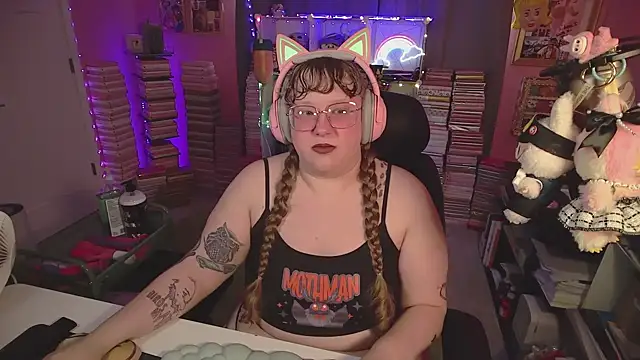 Snapshot of FatVeronica chatting on June 27, 2026, 5:08 pm FatVeronica online show from June 27, 2026, 5:08 pm