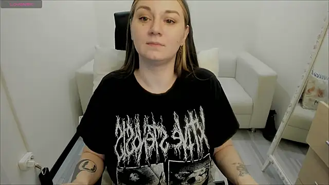 Snapshot of AlisaBacker chatting on January 24, 2025, 3:24 pm AlisaBacker online show from January 24, 2025, 3:24 pm