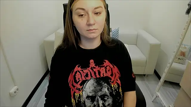 Snapshot of AlisaBacker chatting on March 20, 2025, 7:35 pm AlisaBacker online show from March 20, 2025, 7:35 pm