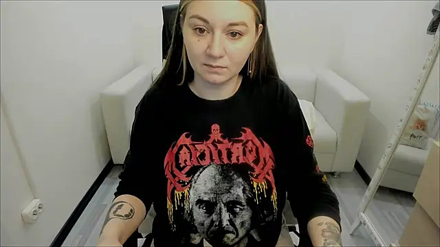 Snapshot of AlisaBacker chatting on March 20, 2025, 4:31 pm AlisaBacker online show from March 20, 2025, 4:31 pm