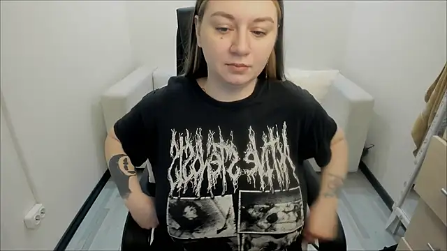 Snapshot of AlisaBacker chatting on February 25, 2025, 4:14 pm AlisaBacker online show from February 25, 2025, 4:14 pm