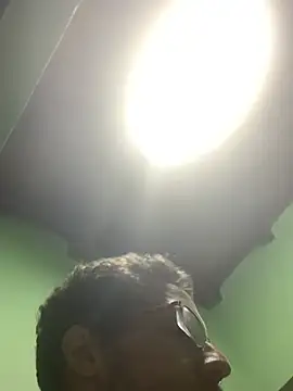 Snapshot of SOYMRX chatting on March 1, 2025, 2:04 am SOYMRX online show from March 1, 2025, 2:04 am