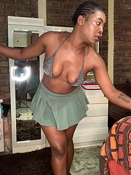 Snapshot of Ass-Queen chatting on November 12, 2025, 9:24 am Ass-Queen online show from November 12, 2025, 9:24 am