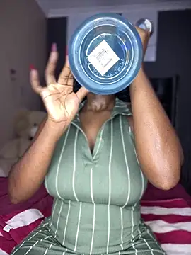 Snapshot of Candy-Heart chatting on January 20, 2025, 9:43 pm Candy-Heart online show from January 20, 2025, 9:43 pm