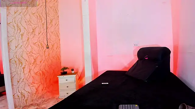 Snapshot of NATALIE_PARKERR chatting on October 24, 2025, 12:26 pm NATALIE PARKERR online show from October 24, 2025, 12:26 pm