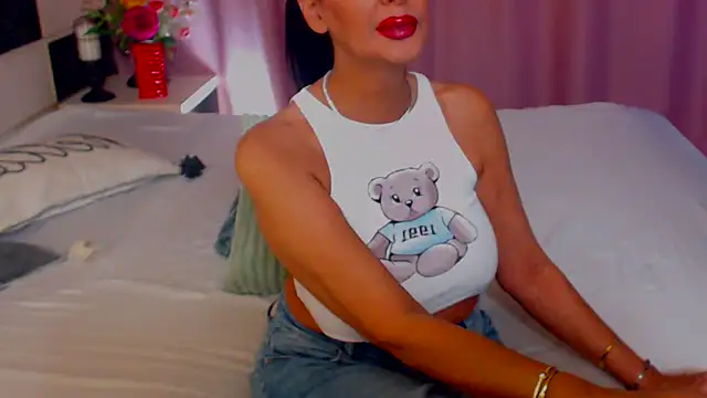 Snapshot of shannon4u chatting on March 15, 2025, 11:06 pm shannon4u online show from March 15, 2025, 11:06 pm