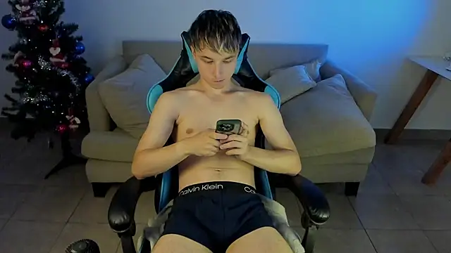 Snapshot of marcusmit chatting on December 19, 2024, 6:23 pm marcusmit online show from December 19, 2024, 6:23 pm