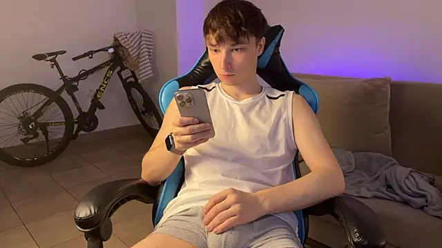 Snapshot of marcusmit chatting on November 21, 2025, 3:33 pm marcusmit online show from November 21, 2025, 3:33 pm