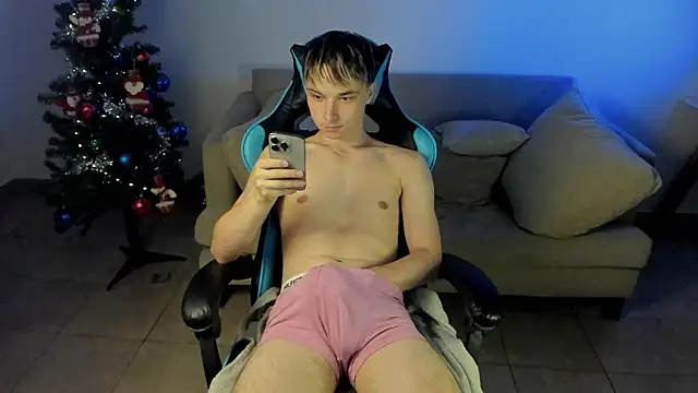 Snapshot of marcusmit chatting on December 13, 2024, 7:43 pm marcusmit online show from December 13, 2024, 7:43 pm