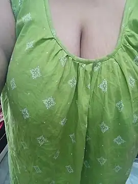 Ivy-09 online show from January 7, 2026, 9:25 am