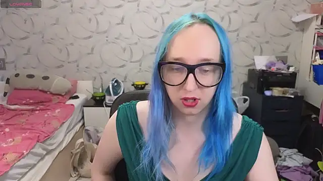 Snapshot of TheTrixy chatting on May 16, 2026, 8:13 am TheTrixy online show from May 16, 2026, 8:13 am