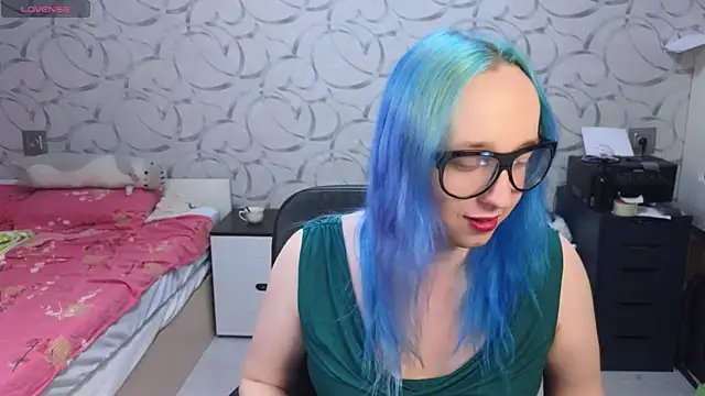 Snapshot of TheTrixy chatting on May 14, 2026, 7:27 am TheTrixy online show from May 14, 2026, 7:27 am