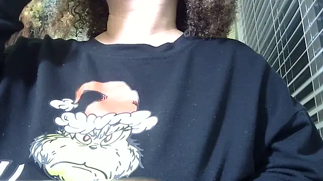 Paisleehaze online show from May 15, 2026, 3:48 am