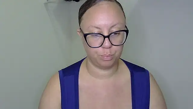 Snapshot of Paisleehaze chatting on October 28, 2025, 5:50 am Paisleehaze online show from October 28, 2025, 5:50 am