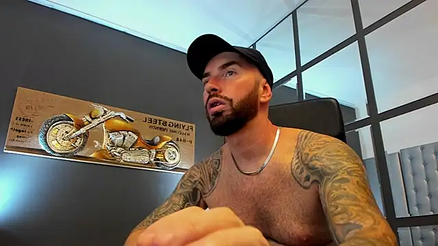 Snapshot of AronGrant chatting on September 11, 2025, 8:58 am AronGrant online show from September 11, 2025, 8:58 am