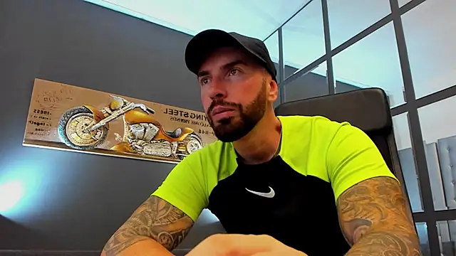 Snapshot of AronGrant chatting on September 9, 2025, 8:57 am AronGrant online show from September 9, 2025, 8:57 am