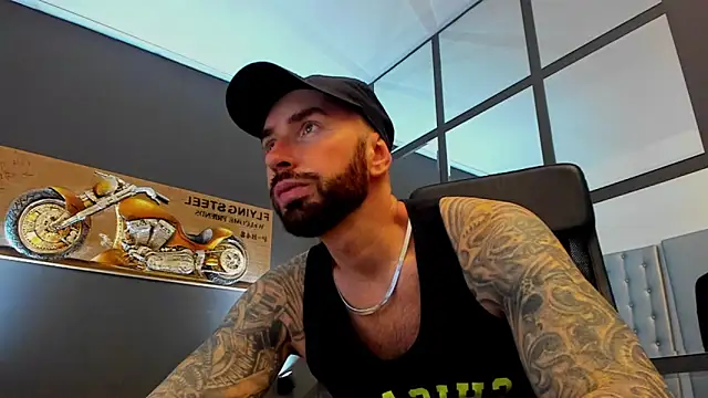 Snapshot of AronGrant chatting on December 16, 2025, 10:30 am AronGrant online show from December 16, 2025, 10:30 am