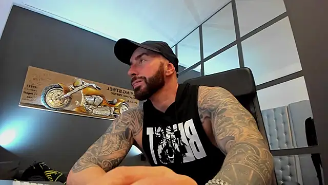 Snapshot of AronGrant chatting on March 17, 2025, 11:53 am AronGrant online show from March 17, 2025, 11:53 am